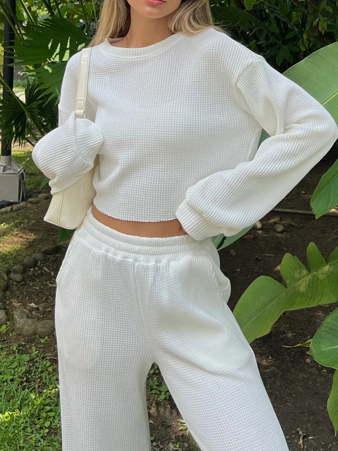 Set aus Oberteil und Hose mit Rundhalsausschnitt und Waffelstrick