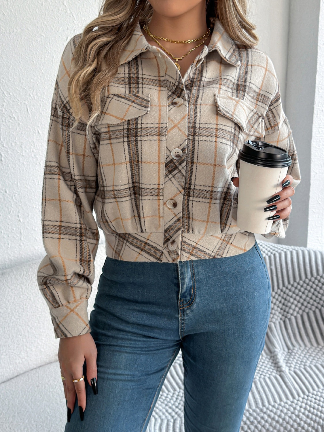 Karierte, langärmlige Jacke mit Knöpfen