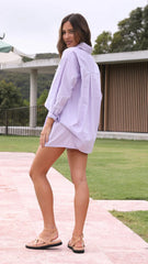 Lila Oversize-Hemd mit Button-Down-Kragen