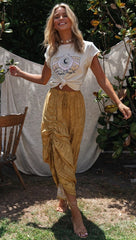 Beige Graphic Knot Cropped Tee