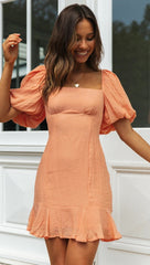 Orangefarbenes Minikleid mit Blousonärmeln