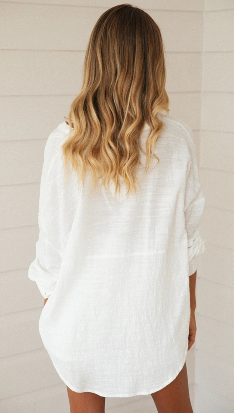 Weißes Button-Down-Hemd mit Roll-Tab