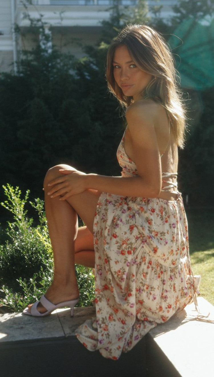 Delicate Floral Backless Maxi Dress