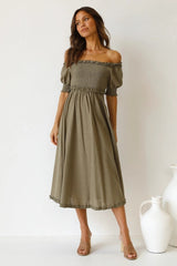 Olivgrünes gesmoktes Midikleid
