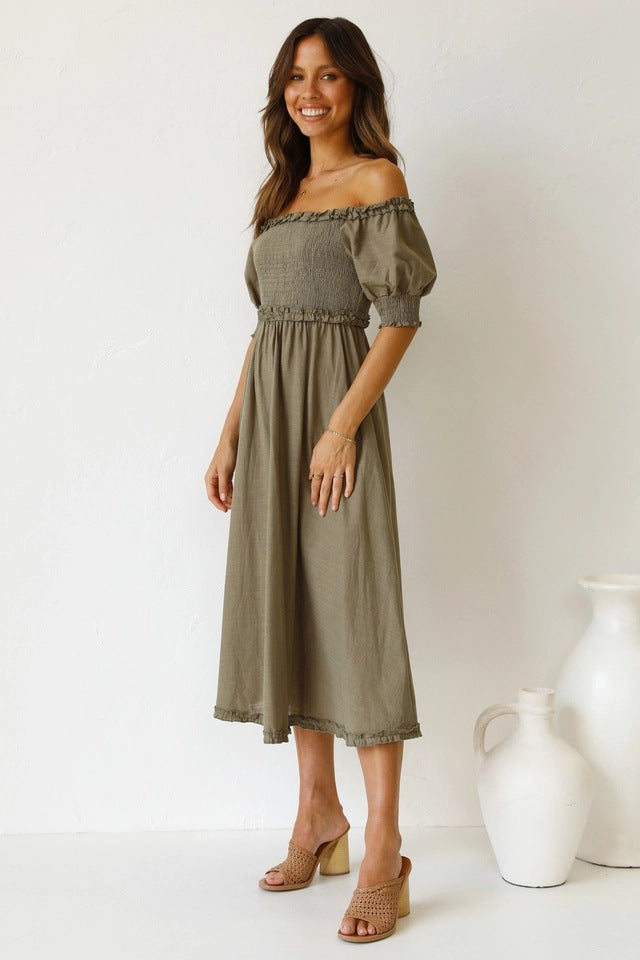 Olivgrünes gesmoktes Midikleid