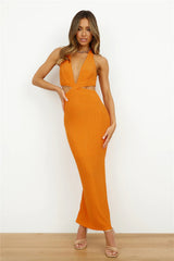 Oranges Neckholder-Midikleid mit Cut-Outs in der Taille