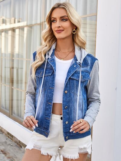 Jeansjacke mit abnehmbarer Kapuze und Knopfleiste