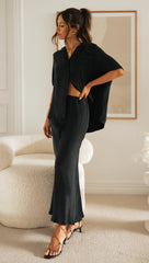 Schwarzes, einfarbiges Button-Down-Hemd