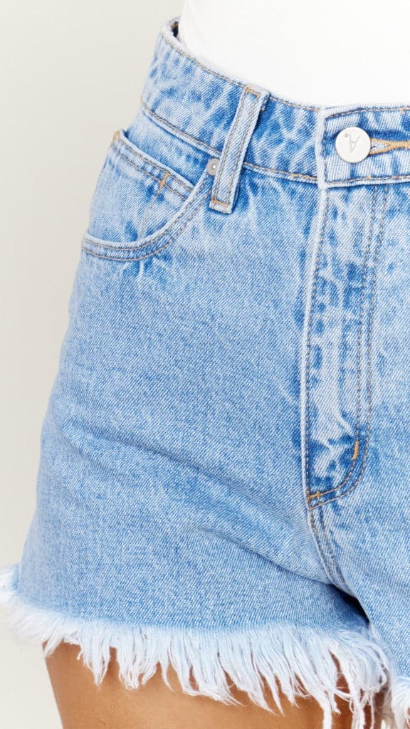 Abrand High Relaxed Short- Esmerelda
