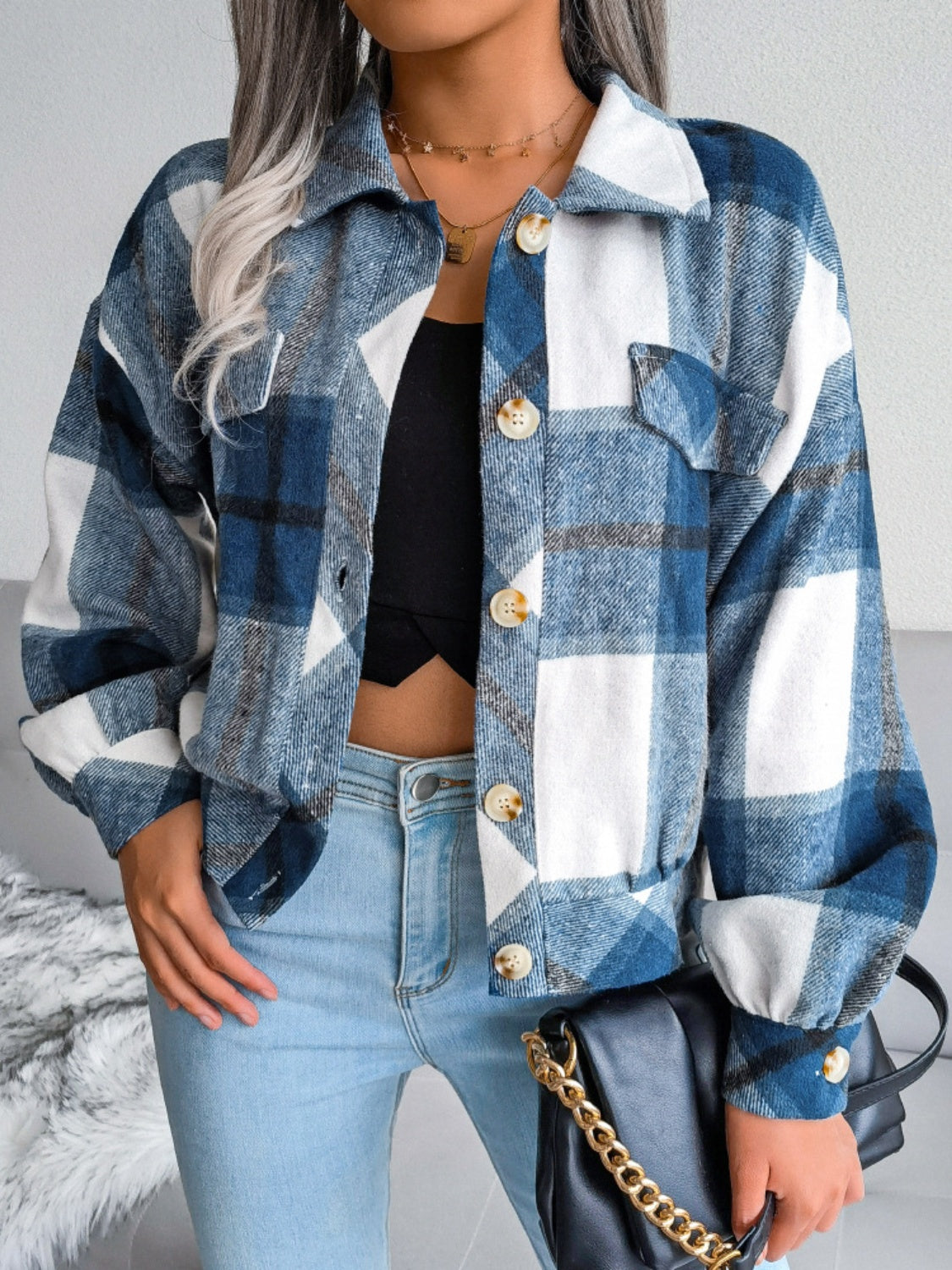 Karierte Jacke mit Kragen und langen Ärmeln
