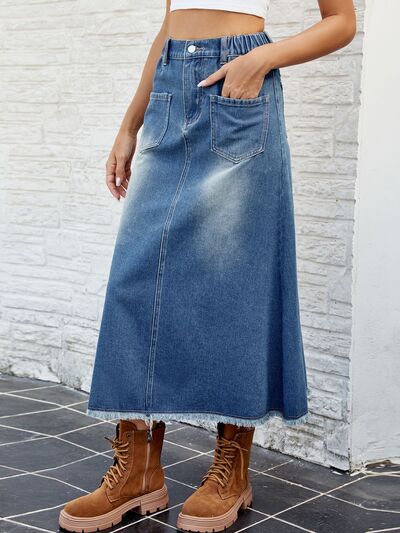 Jeansrock mit Knöpfen und Taschen