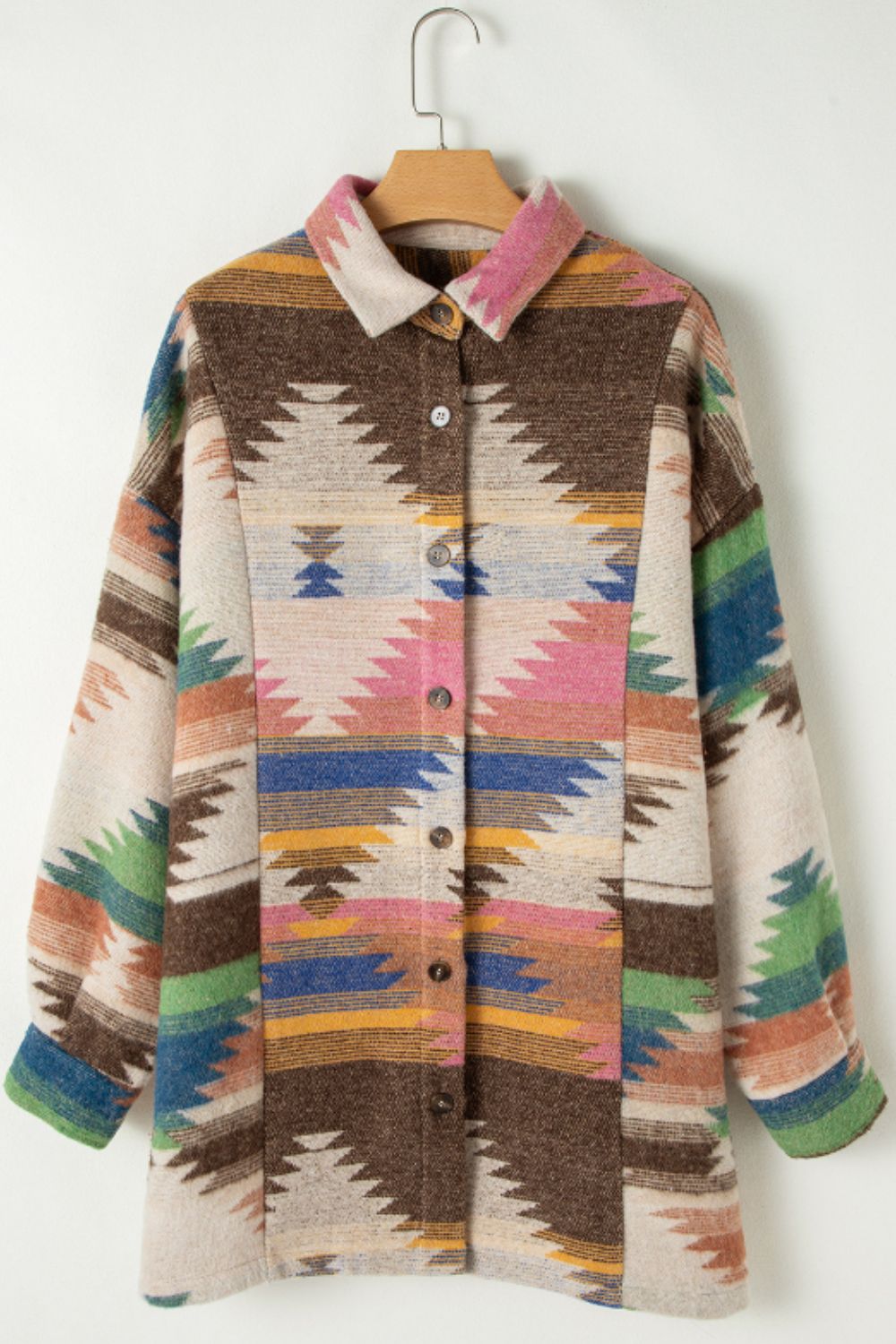 Geometrische, langärmlige Jacke mit Knöpfen