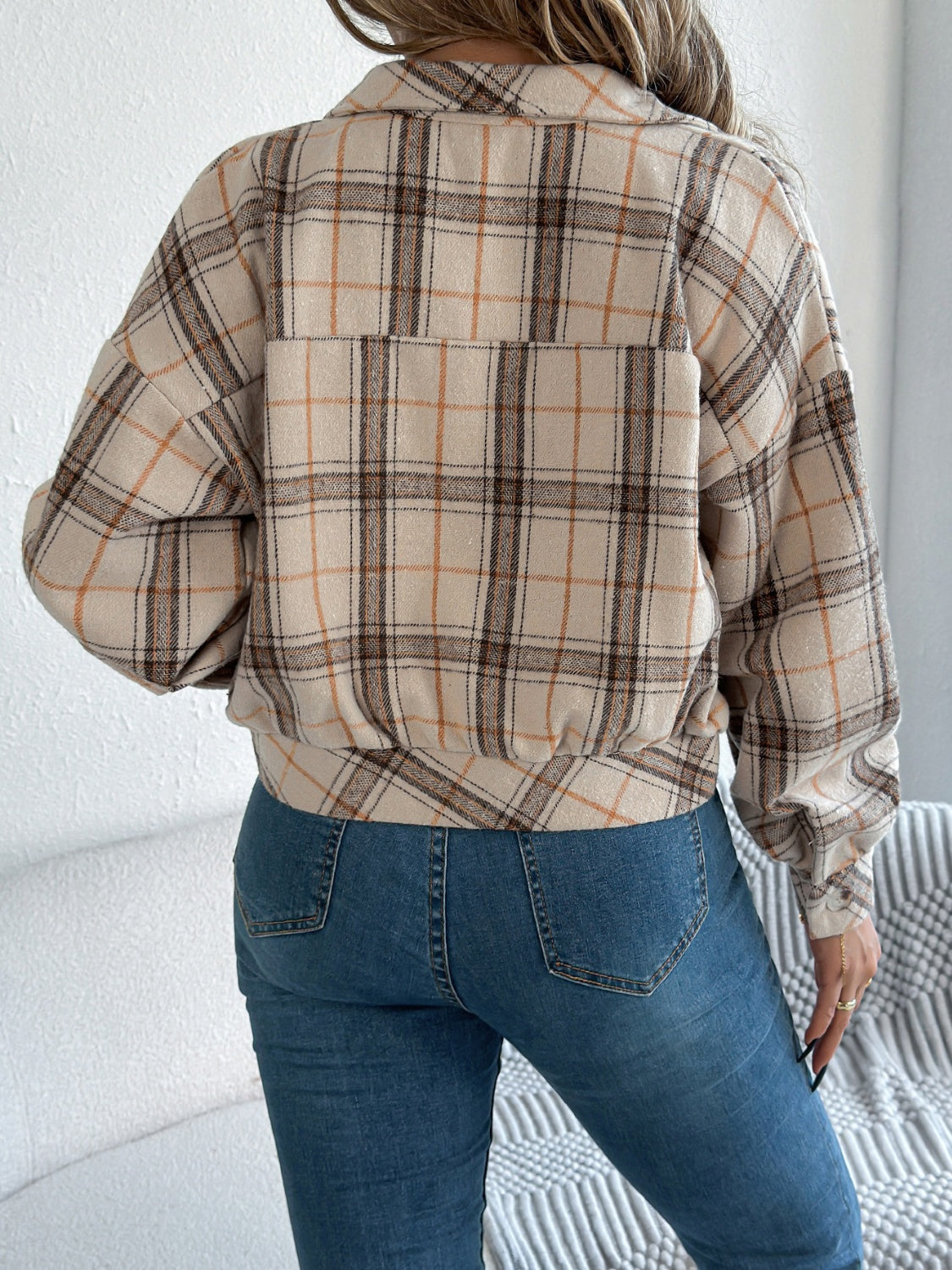 Karierte, langärmlige Jacke mit Knöpfen