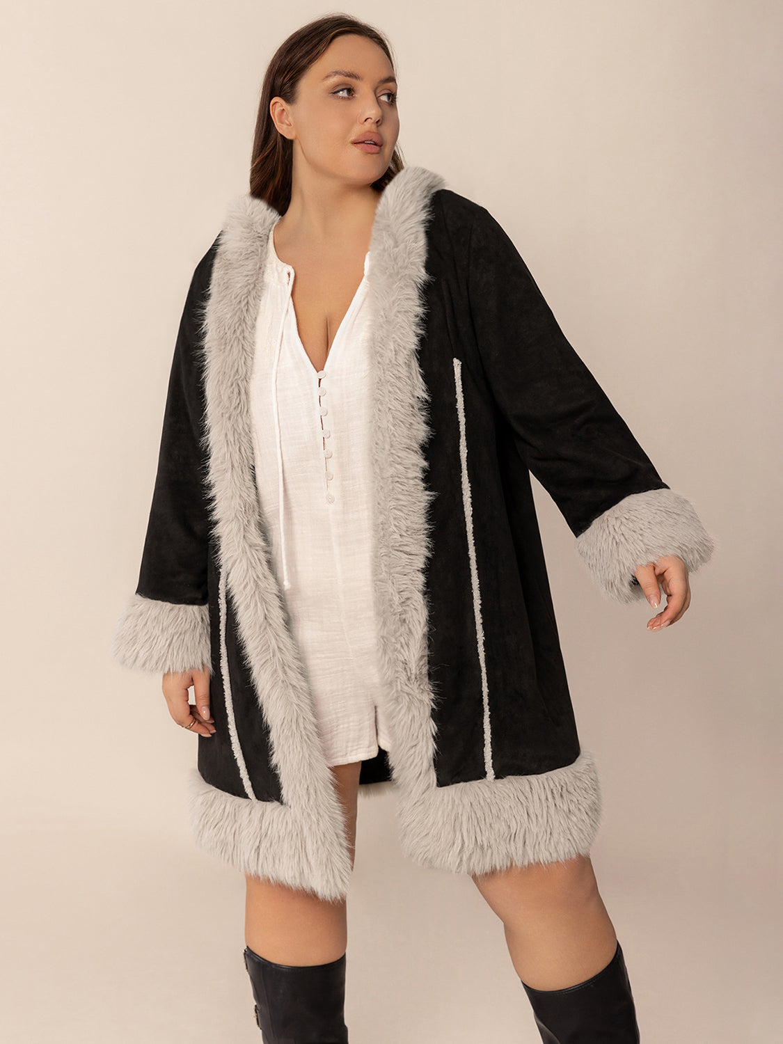Plus Size Mantel mit flauschigem Besatz und offener Vorderseite, langen Ärmeln und Kapuze