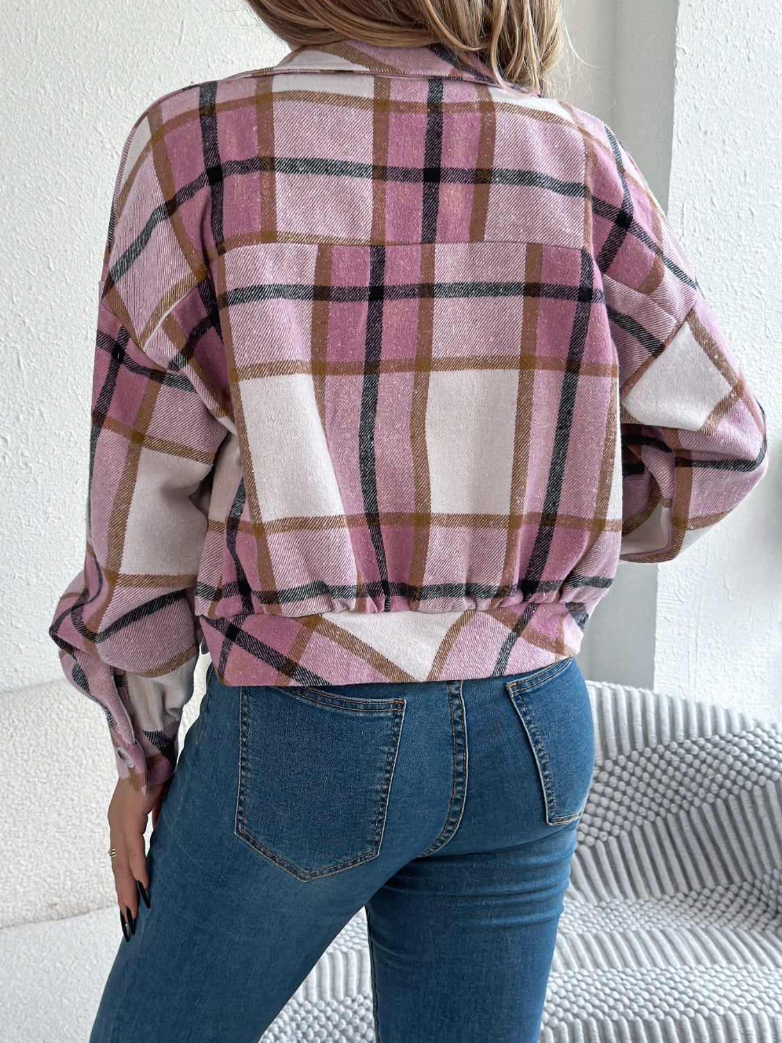 Karierte, langärmlige Jacke mit Knöpfen