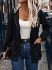 Kapuzenjacke mit Kordelzug, Reißverschluss und Taschen