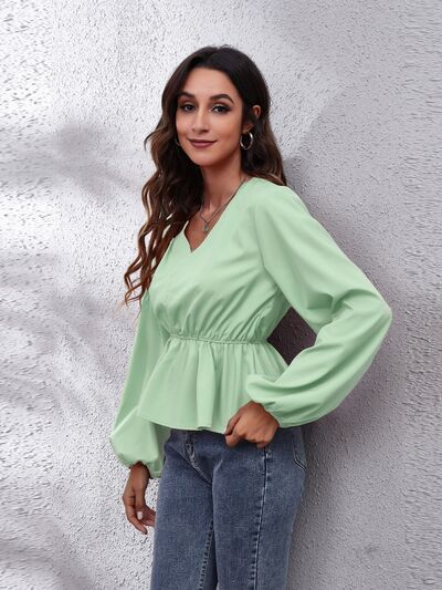 Bluse mit V-Ausschnitt, Ballonärmeln und Schößchen