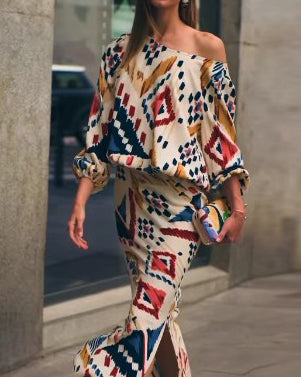 Zweiteiliger Anzug mit One-Shoulder-Langarm und Print 