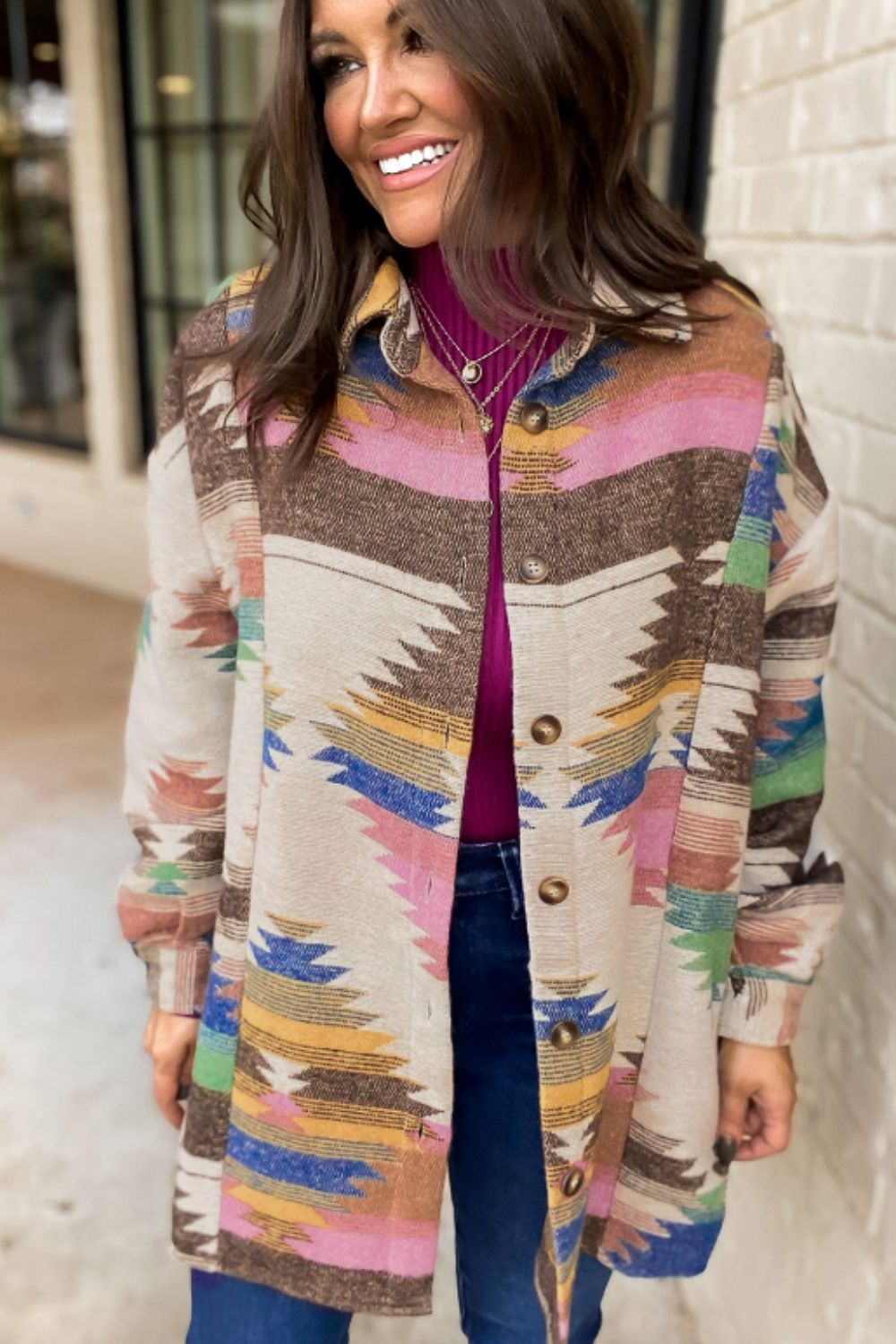 Geometrische, langärmlige Jacke mit Knöpfen