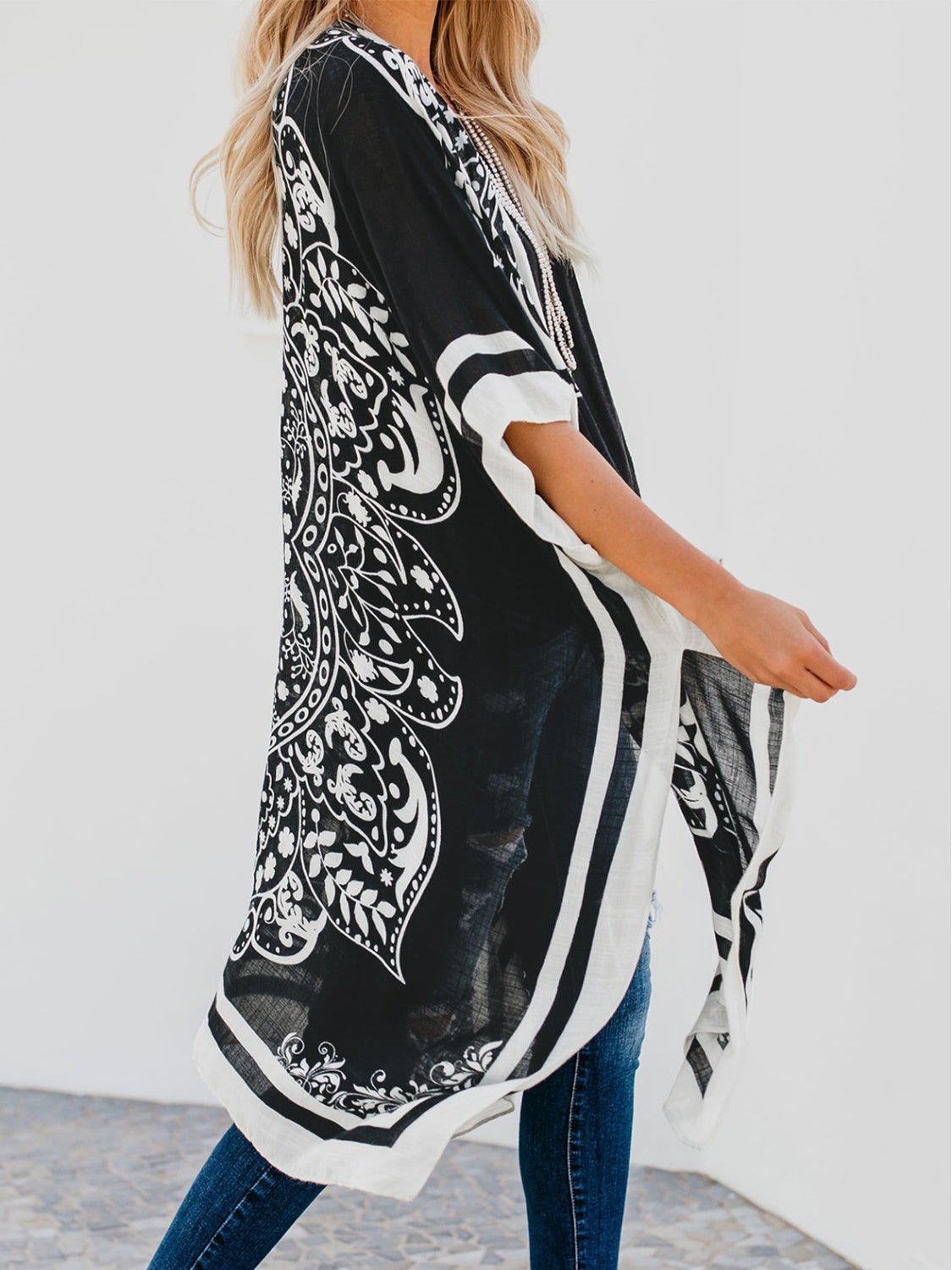 Bedrucktes Cover-Up mit offener Vorderseite