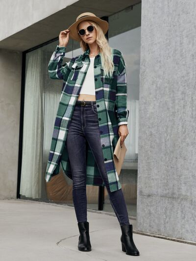 Karierter Trenchcoat mit Taschen und Knopfleiste