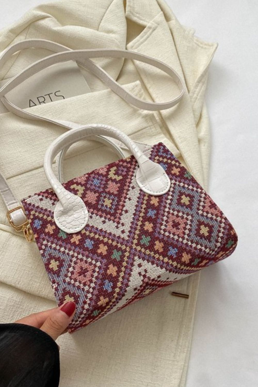 Handtasche mit geometrischem PU-Lederriemen