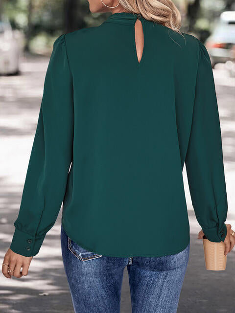 Bluse mit V-Ausschnitt und langen Ärmeln