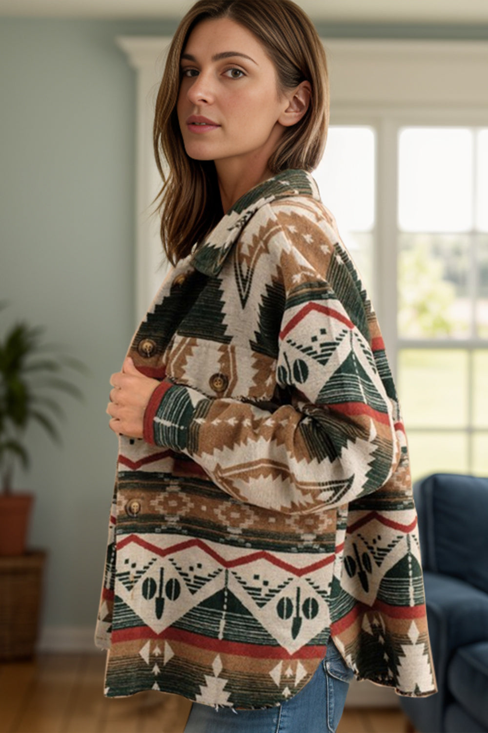 Geometrische, langärmlige Jacke mit Knöpfen