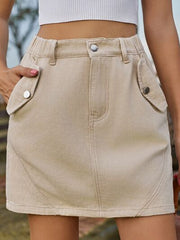 Mini-Jeansrock mit Taschen und Knöpfen