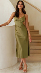 Olivgrünes Midikleid aus Satin