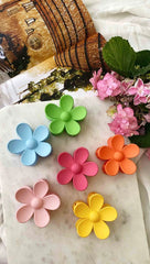 Haarklammer in Fuchsie mit Gänseblümchen-Design