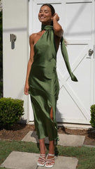 Olivgrünes Midikleid aus Satin