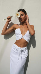 Weißes Crop-Top mit V-Ausschnitt