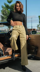 Schwarzes, langärmliges Crop-Top