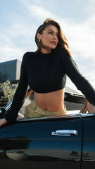 Schwarzes, langärmliges Crop-Top