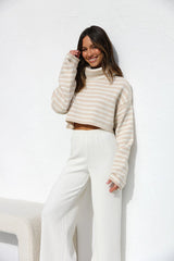 Beige gestreiftes, langärmliges Crop-Top aus Strick
