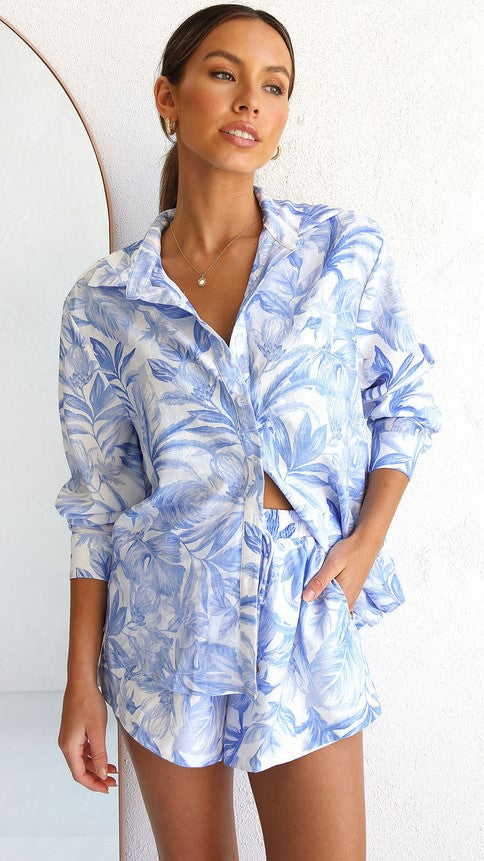 Blaues Button-Down-Hemd mit Blumenmuster