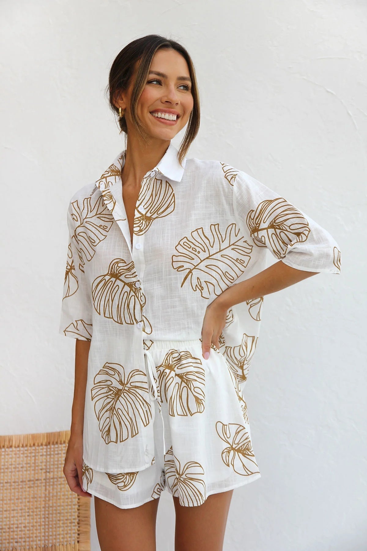 White Leavy Silhouette Shirt and Shorts Matching Sets