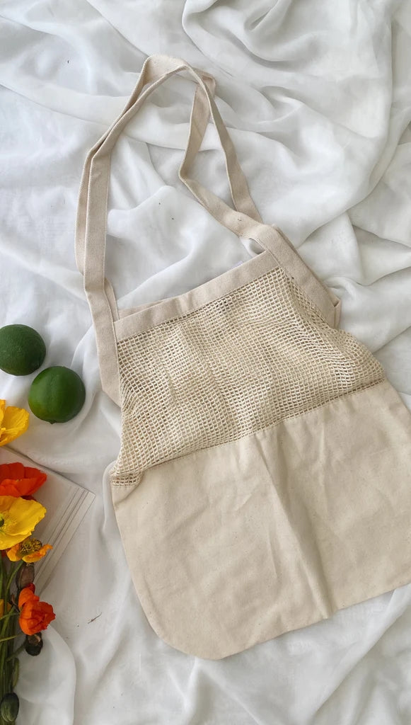 Beige Canvas-Tasche mit Mesh-Einsätzen