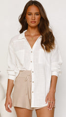 Weißes, einfarbiges Button-Down-Hemd