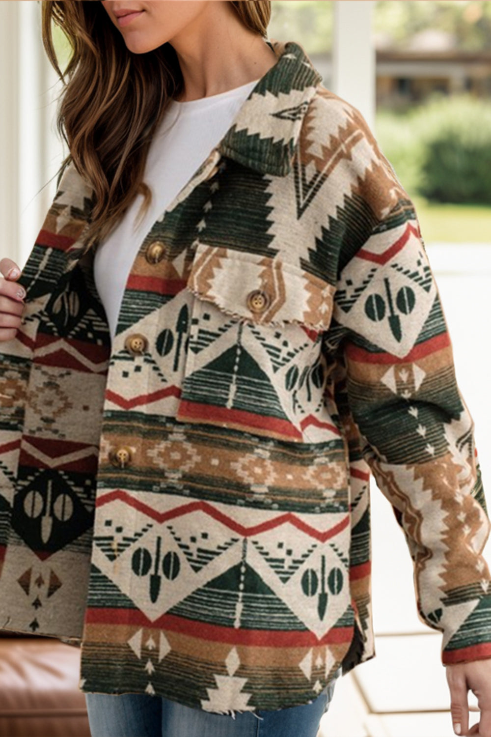 Geometrische, langärmlige Jacke mit Knöpfen