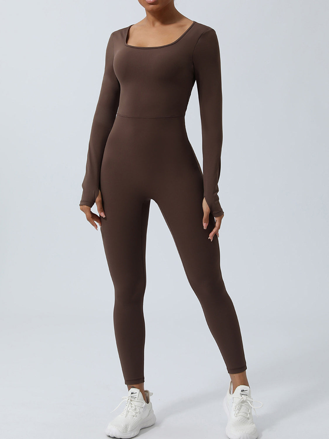 Verdrehter rückenfreier Langarm-Jumpsuit