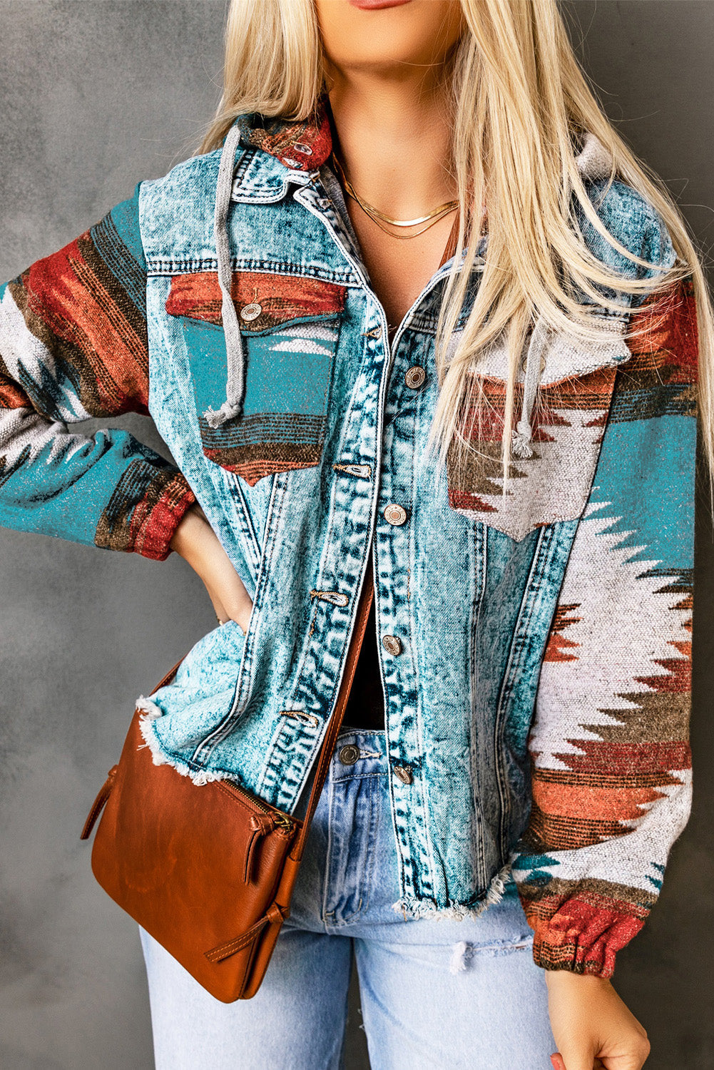 Jeansjacke mit Kapuze und Taschen