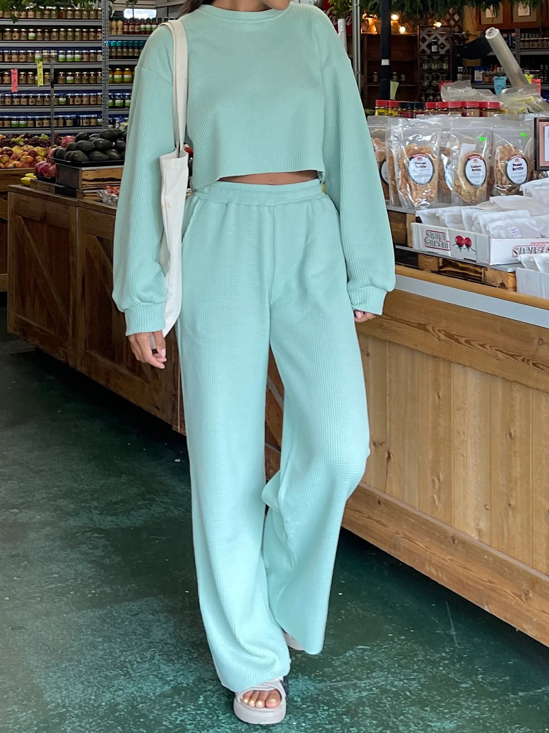 Set aus Oberteil und Hose mit Rundhalsausschnitt und Waffelstrick