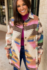 Geometrische, langärmlige Jacke mit Knöpfen