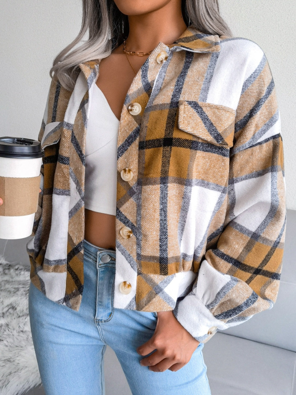 Karierte Jacke mit Kragen und langen Ärmeln