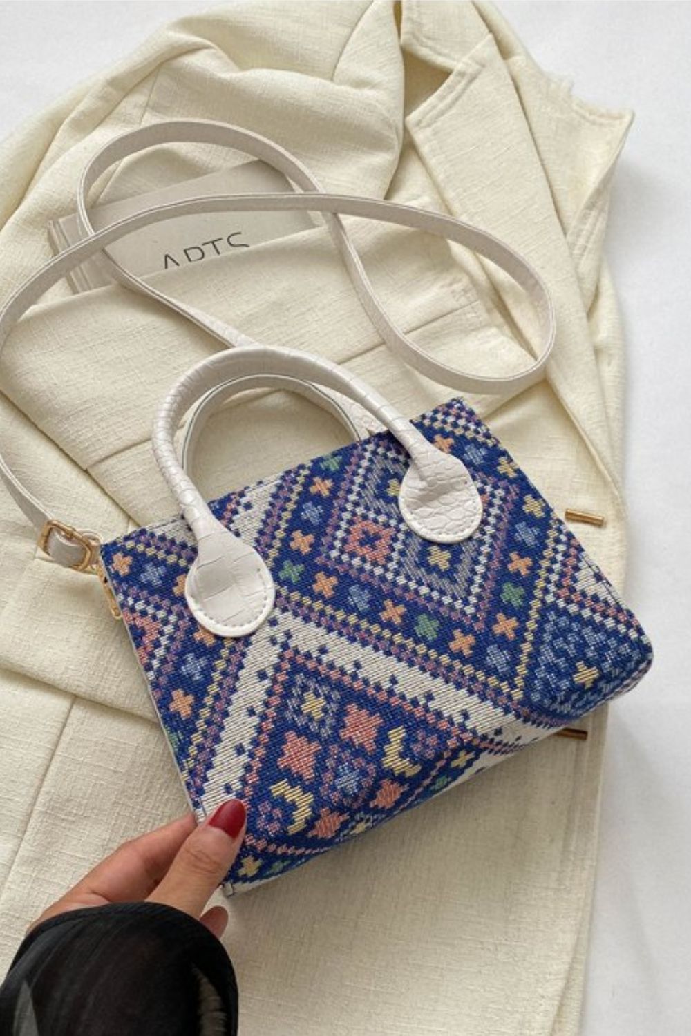 Handtasche mit geometrischem PU-Lederriemen