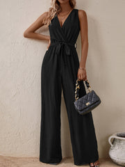 Ärmelloser Jumpsuit mit weitem Bein und gebundenem Chorhemd
