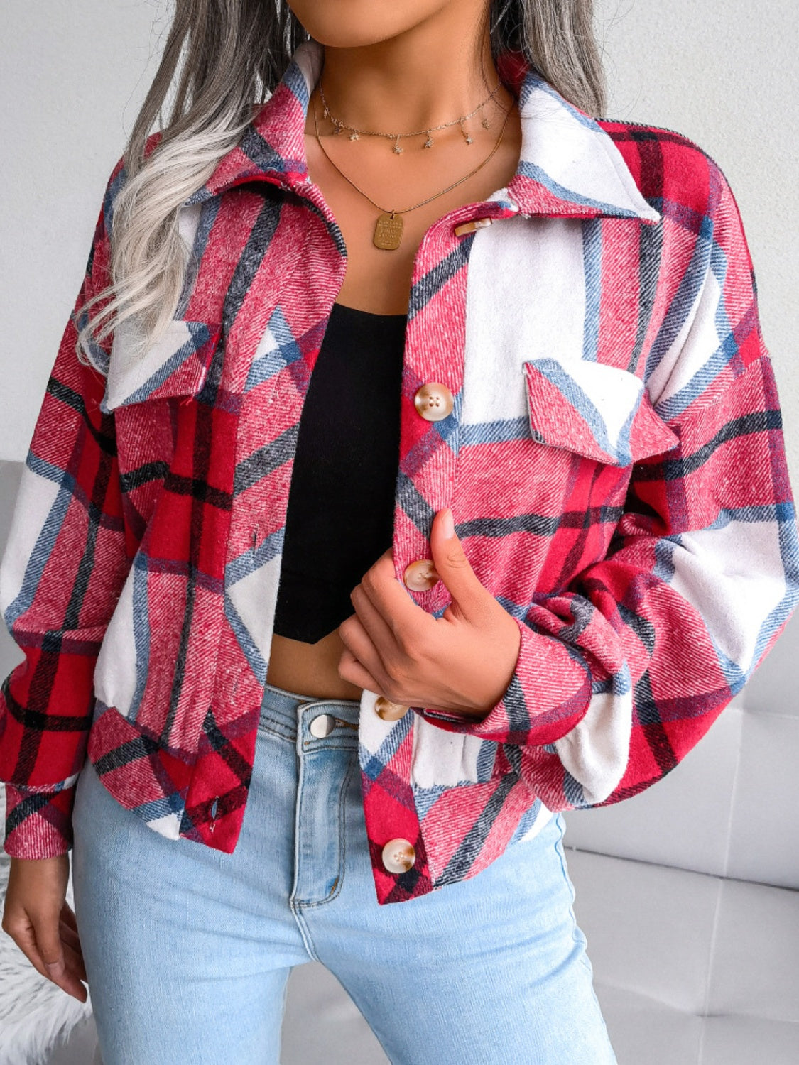 Karierte Jacke mit Kragen und langen Ärmeln
