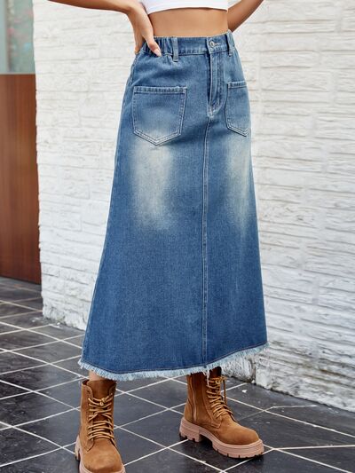 Jeansrock mit Knöpfen und Taschen